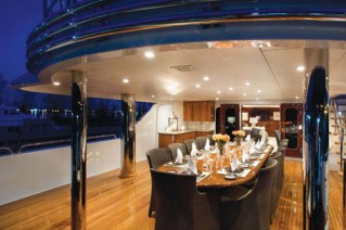 PRIMADONNA - Alfresco Dining